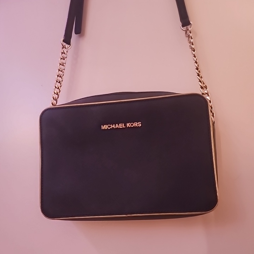 Michael Kors Elegant Black And Gold Crossbody